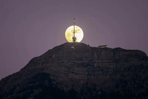 Rigi Kulm mit Vollmond – Vollmond über der Rigi